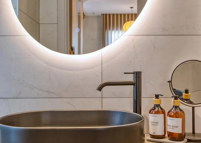 Designer Penthouse Near Promenade Including Bbq Terrace Apartment *