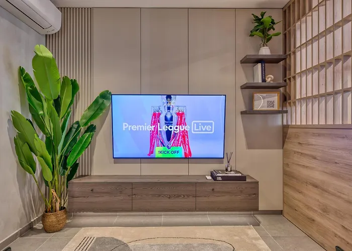 Apartment Designer Penthouse Near Promenade Including Bbq Terrace *