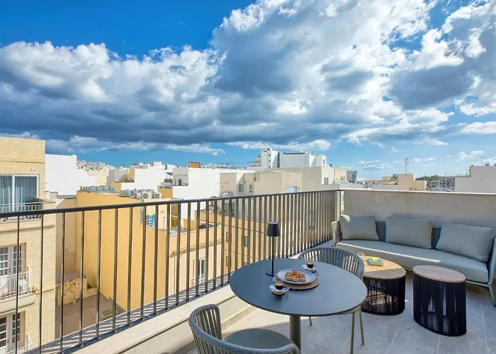 Designer Penthouse Near Promenade Including Bbq Terrace Apartment