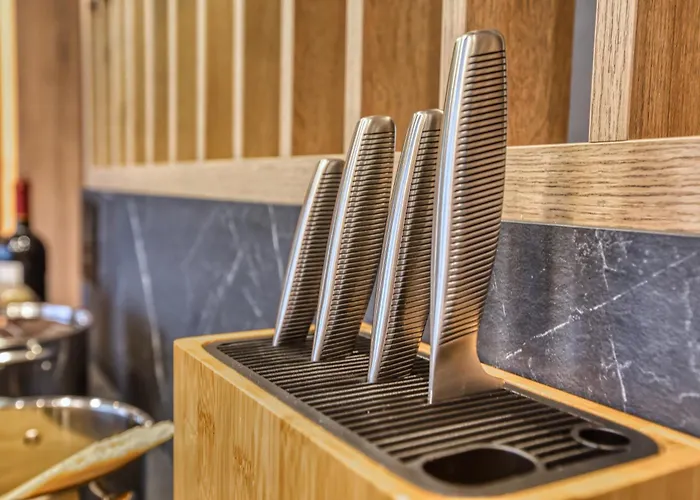 Designer Penthouse Near Promenade Including Bbq Terrace *