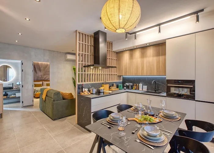 Designer Penthouse Near Promenade Including Bbq Terrace *