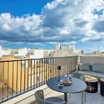 Designer Penthouse Near Promenade Including Bbq Terrace شقة