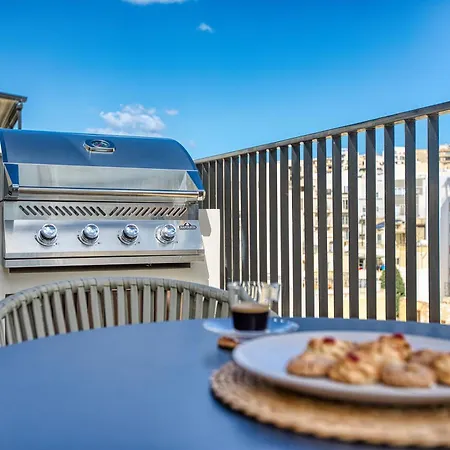 Designer Penthouse Near Promenade Including Bbq Terrace * 그지라